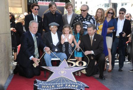 Dennis_Hopper_Honored_Hollywood_Walk_Fame_HL6-VDqv0AYl.jpg