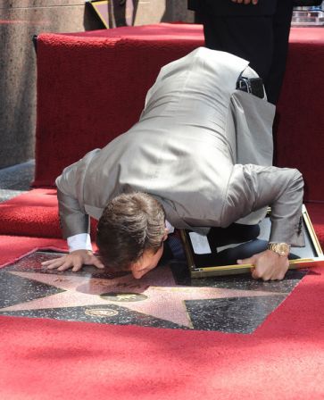 Mark_Wahlberg_Mark_Wahlberg_Honored_Hollywood_ioL_J6fbT-6l.jpg