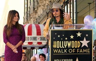 Penelope_Cruz_Honored_Hollywood_Walk_Fame_w7feutcQpgEl.jpg