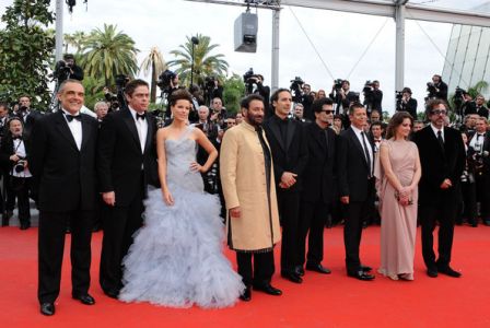 Cannes_Film_Festival_2010_Robin_Hood_Premiere_v_V5s3JalAil.jpg