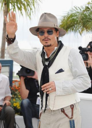 Johnny_Depp_Pirates_Caribbean_Stranger_Tides_QsJbdwGXKH-l.jpg