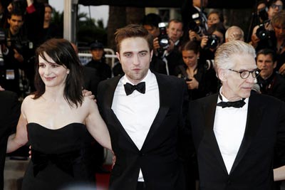 Robert_Pattinson_Stars_Cosmopolis_Premiere_zlFkdZPHud4l.jpg