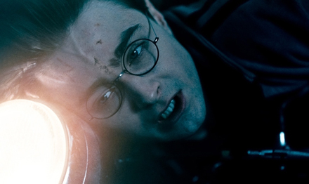 gallery_enlarged-harry-potter-deathly-hallows-09222010-10.jpg